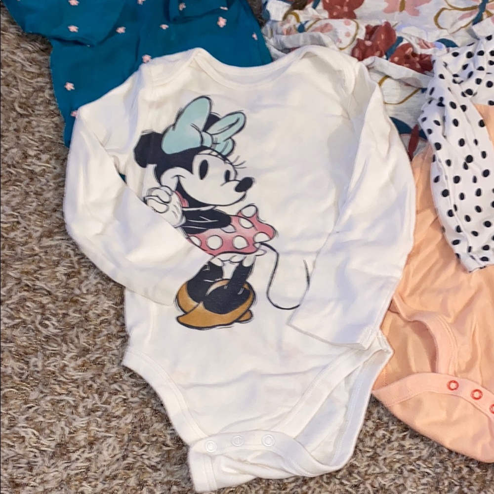 Lot of 5- 18 month onesies - Picture 3 of 6